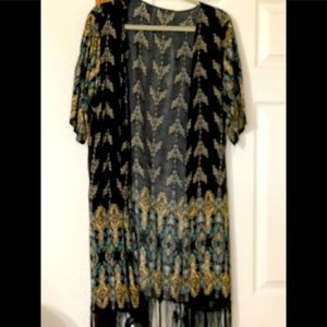 Kimono with fringed hem
